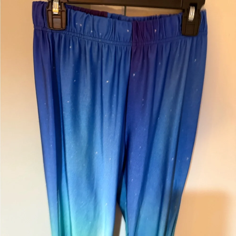NWOT Blue and Green Tree Print Leggings - Picture 5 of 5